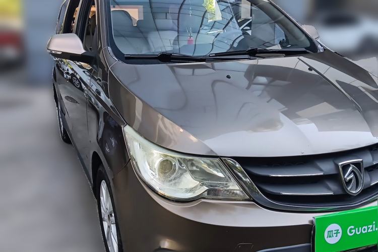Used Baojun 730 2015 1.8L Manual Comfort ESP Version 7-seater Front Right 45 Deg