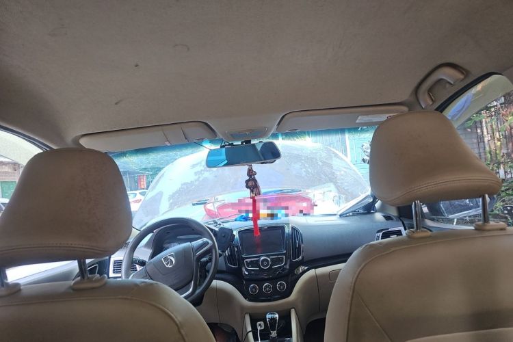 Used Baojun 730 2015 1.8L Manual Comfort ESP Version 7-seater Headliner