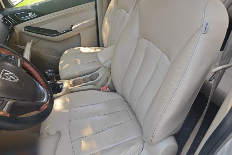 Used Baojun 730 2015 1.8L Manual Luxury Navigation ESP Version 7-seater Left Front Seat