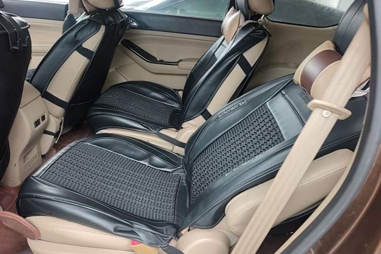 Used Baojun 730 2015 1.8L Manual Luxury Navigation ESP Version 7-seater Left Rear Seat
