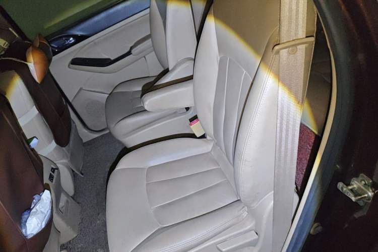 Used Baojun 730 2015 1.8L Manual Luxury Navigation ESP Version 7-seater Left Rear Seat