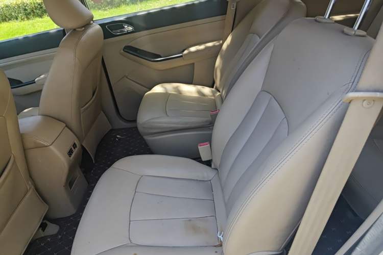 Used Baojun 730 2015 1.8L Manual Luxury Navigation ESP Version 7-seater Left Rear Seat