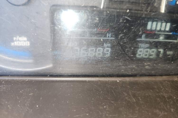Used Baojun 730 2015 1.8L Manual Comfort ESP Version 7-seater Odometer Close Up