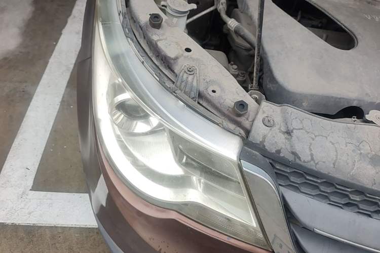 Used Baojun 730 2015 1.8L Manual Luxury Navigation ESP Version 7-seater Right Front Headlight