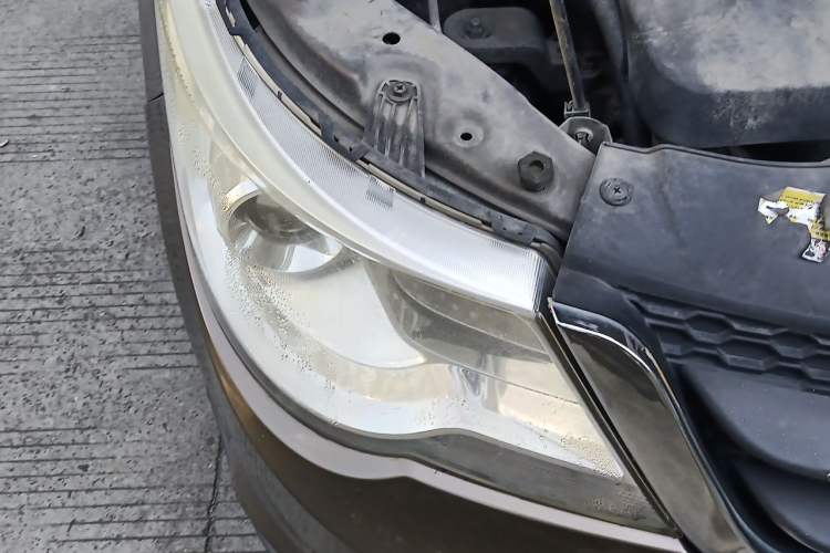 Used Baojun 730 2015 1.8L Manual Comfort ESP Version 7-seater Right Front Headlight