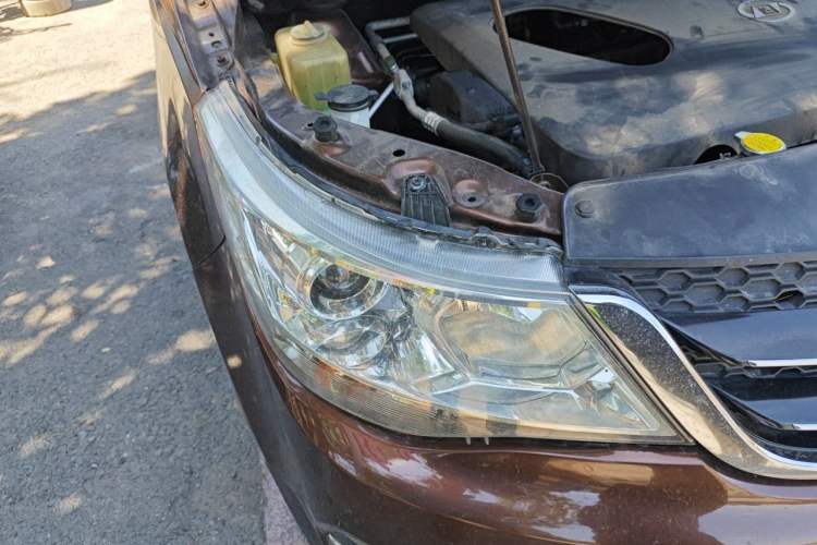 Used Baojun 730 2015 1.8L Manual Comfort ESP Version 7-seater Right Front Headlight