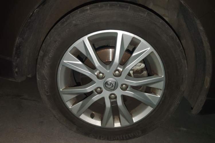 Used Baojun 730 2015 1.8L Manual Comfort ESP Version 7-seater Right Front Wheel Hub