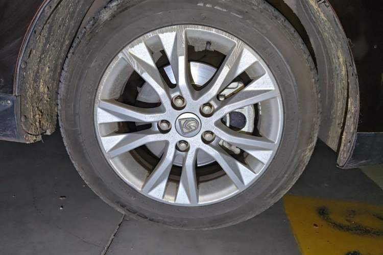 Used Baojun 730 2015 1.8L Manual Luxury Navigation ESP Version 7-seater Right Front Wheel Hub