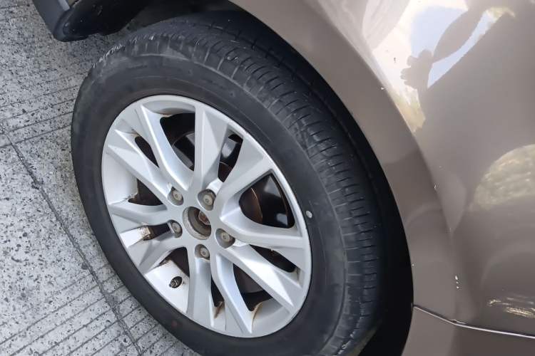 Used Baojun 730 2015 1.8L Manual Comfort ESP Version 7-seater Right Front Wheel Hub