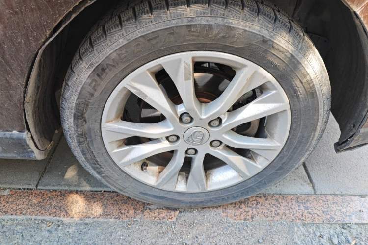 Used Baojun 730 2015 1.8L Manual Comfort ESP Version 7-seater Right Front Wheel Hub