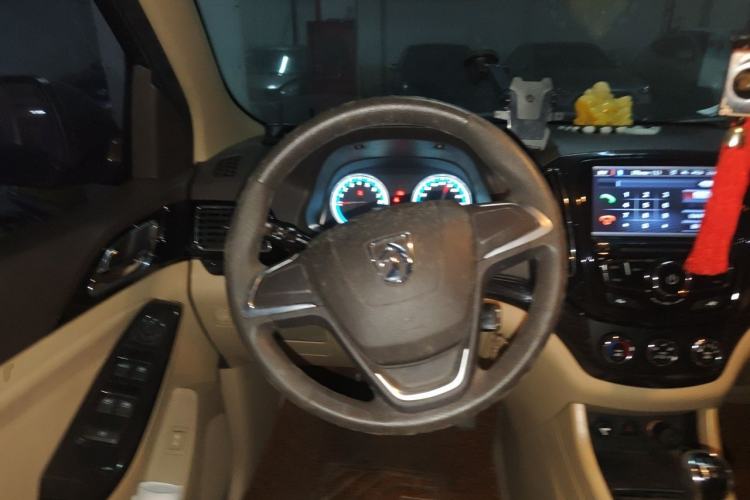 Used Baojun 730 2015 1.8L Manual Comfort ESP Version 7-seater Steering Wheel