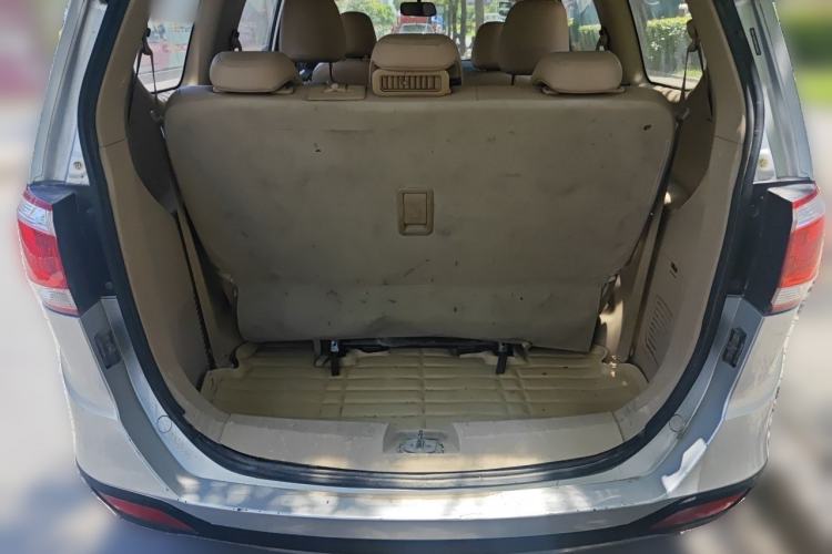 Used Baojun 730 2015 1.8L Manual Luxury Navigation ESP Version 7-seater Trunk