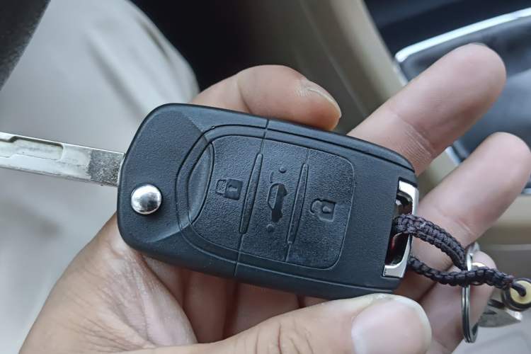 Used Baojun 730 2015 1.8L Manual Comfort ESP Version 7-seater Vehicle Key
