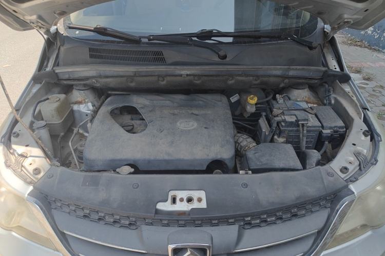 Used Baojun 730 2015 1.8L Manual Luxury Navigation ESP Version 7-seater Engine Bay