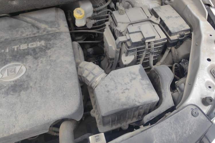 Used Baojun 730 2015 1.8L Manual Comfort ESP Version 7-seater Engine Bay Left