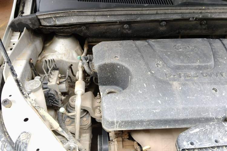 Used Baojun 730 2015 1.8L Manual Comfort ESP Version 7-seater Engine Bay Right