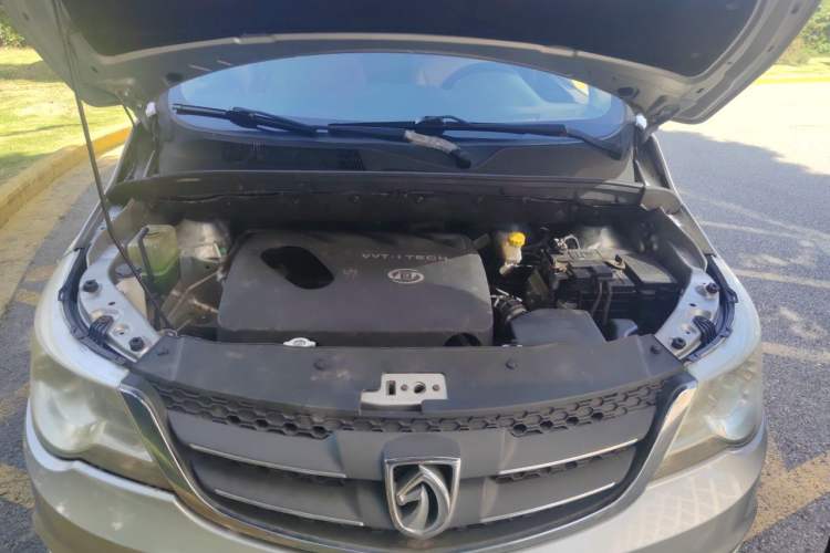 Used Baojun 730 2015 1.8L Manual Luxury Navigation ESP Version 7-seater Engine Bay
