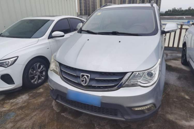 Used Baojun 730 2015 1.8L Manual Luxury Navigation ESP Version 7-seater Exterior 1
