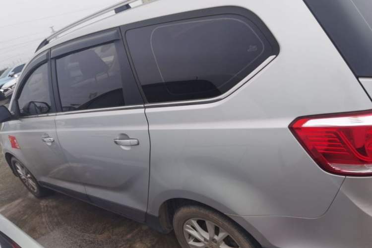 Used Baojun 730 2015 1.8L Manual Luxury Navigation ESP Version 7-seater Exterior 5