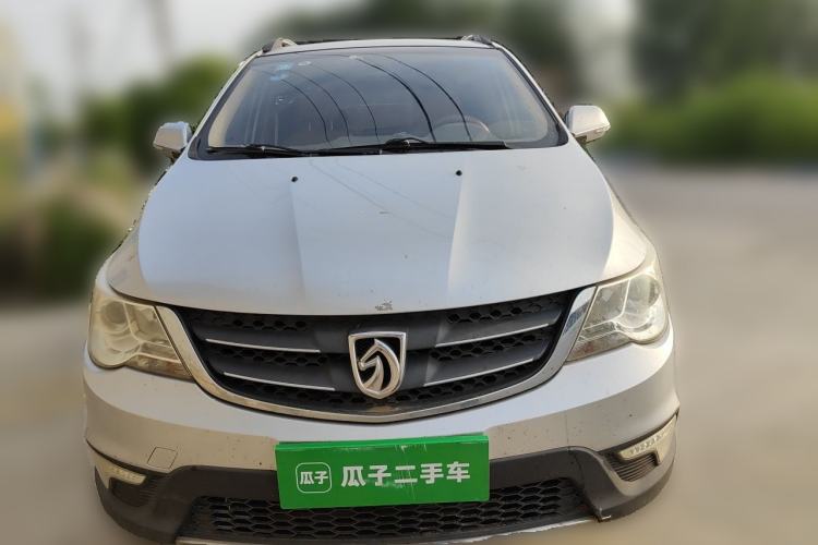 Used Baojun 730 2015 1.8L Manual Luxury Navigation ESP Version 7-seater Front