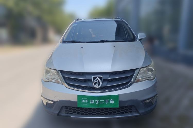 Used Baojun 730 2015 1.8L Manual Luxury Navigation ESP Version 7-seater Front