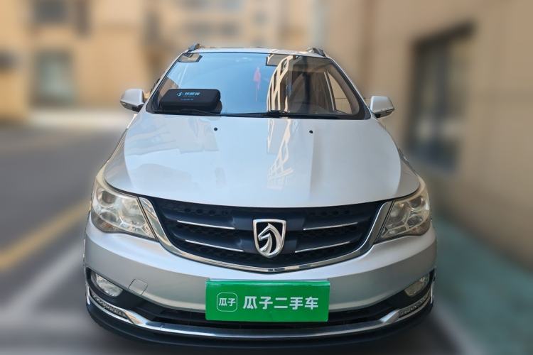 Used Baojun 730 2015 1.8L Manual Luxury Navigation ESP Version 7-seater Front