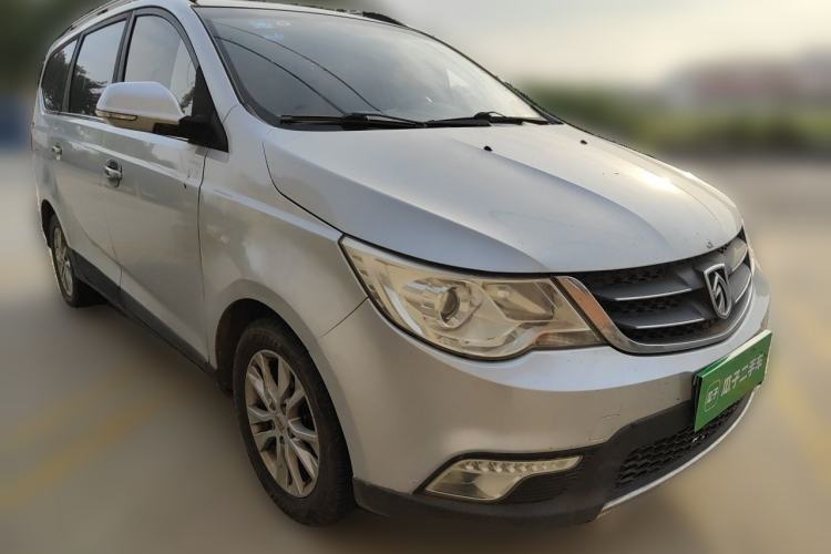 Used Baojun 730 2015 1.8L Manual Luxury Navigation ESP Version 7-seater Front Right 45 Deg