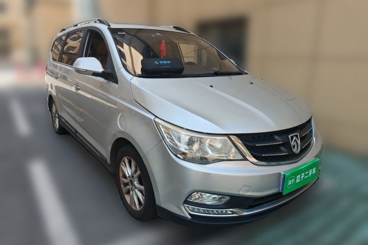 Used Baojun 730 2015 1.8L Manual Luxury Navigation ESP Version 7-seater Front Right 45 Deg