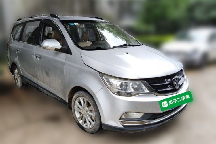 Used Baojun 730 2015 1.8L Manual Comfort ESP Version 7-seater Front Right 45 Deg