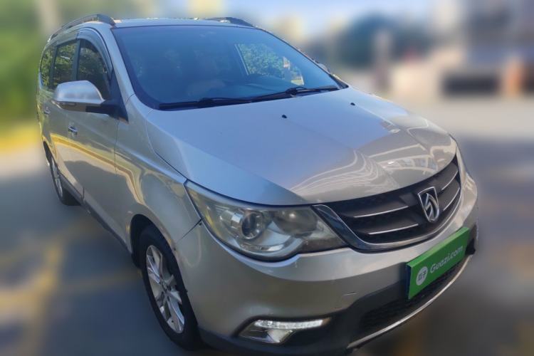 Used Baojun 730 2015 1.8L Manual Luxury Navigation ESP Version 7-seater Front Right 45 Deg