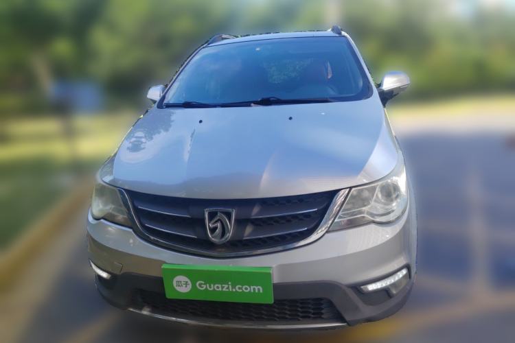 Used Baojun 730 2015 1.8L Manual Luxury Navigation ESP Version 7-seater Front