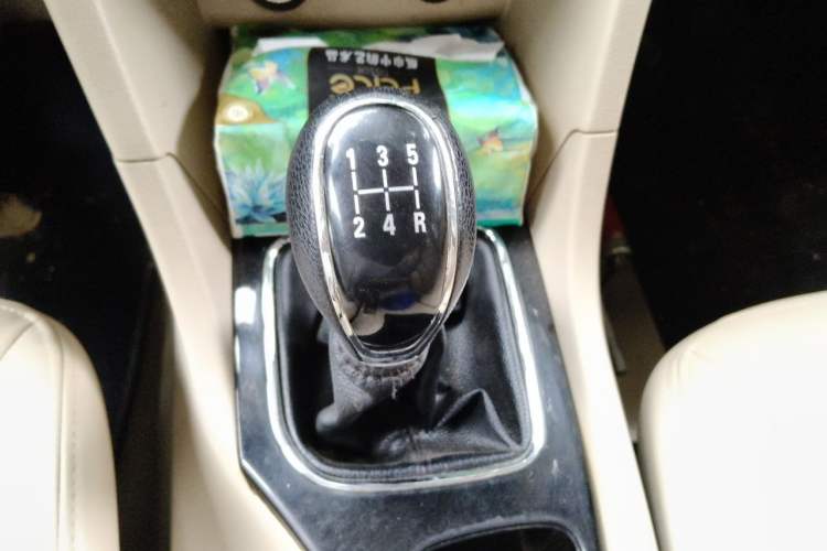 Used Baojun 730 2015 1.8L Manual Comfort ESP Version 7-seater Gear Lever