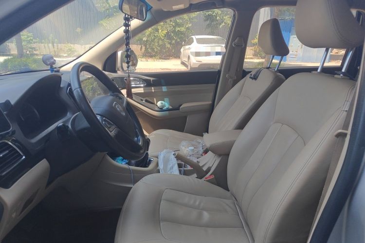 Used Baojun 730 2015 1.8L Manual Luxury Navigation ESP Version 7-seater Left Front Seat