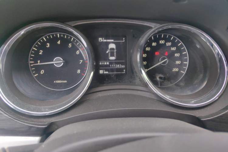 Used Baojun 730 2015 1.8L Manual Comfort ESP Version 7-seater Odometer Close Up