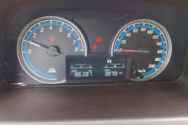 Used Baojun 730 2015 1.8L Manual Luxury Navigation ESP Version 7-seater Odometer Close Up