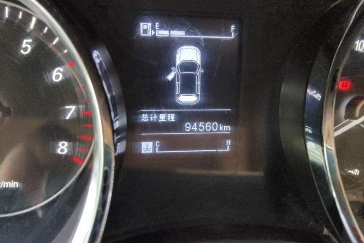 Used Baojun 730 2015 1.8L Manual Comfort ESP Version 7-seater Odometer Close Up