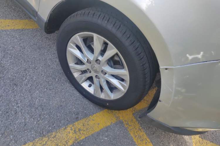 Used Baojun 730 2015 1.8L Manual Luxury Navigation ESP Version 7-seater Right Front Wheel Hub