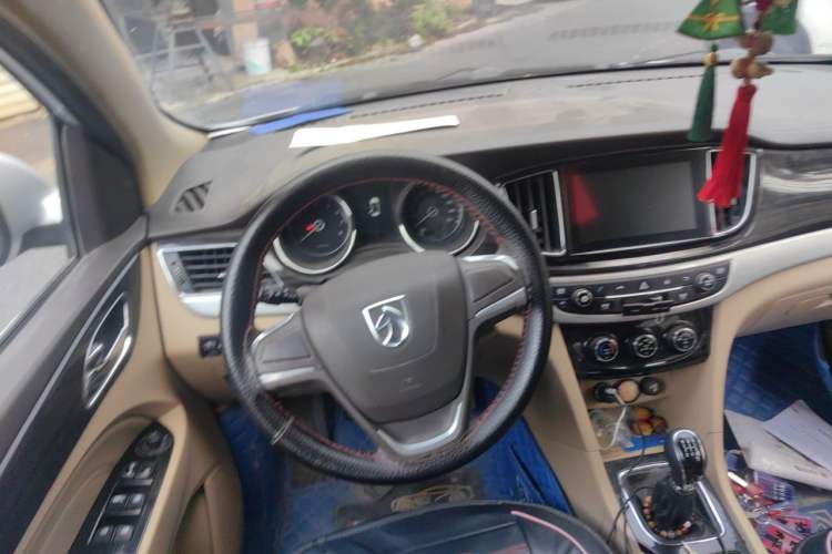 Used Baojun 730 2015 1.8L Manual Comfort ESP Version 7-seater Steering Wheel