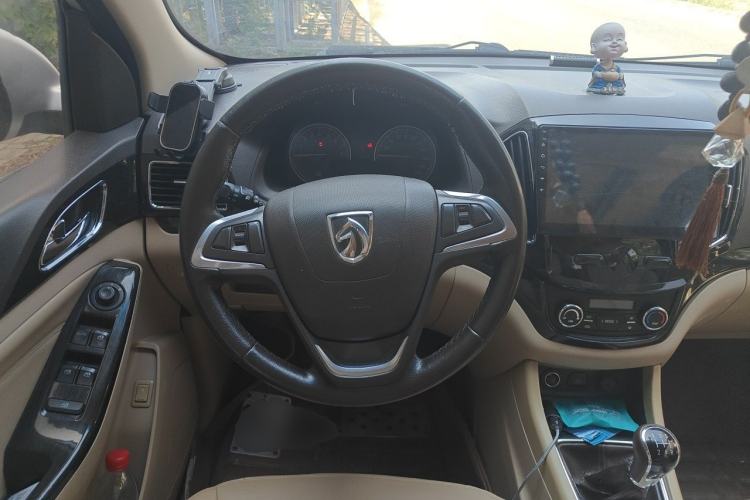 Used Baojun 730 2015 1.8L Manual Luxury Navigation ESP Version 7-seater Steering Wheel