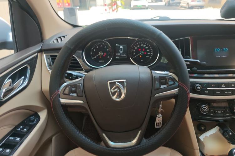 Used Baojun 730 2015 1.8L Manual Luxury Navigation ESP Version 7-seater Steering Wheel