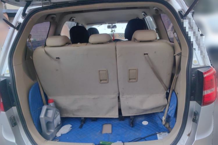 Used Baojun 730 2015 1.8L Manual Comfort ESP Version 7-seater Trunk
