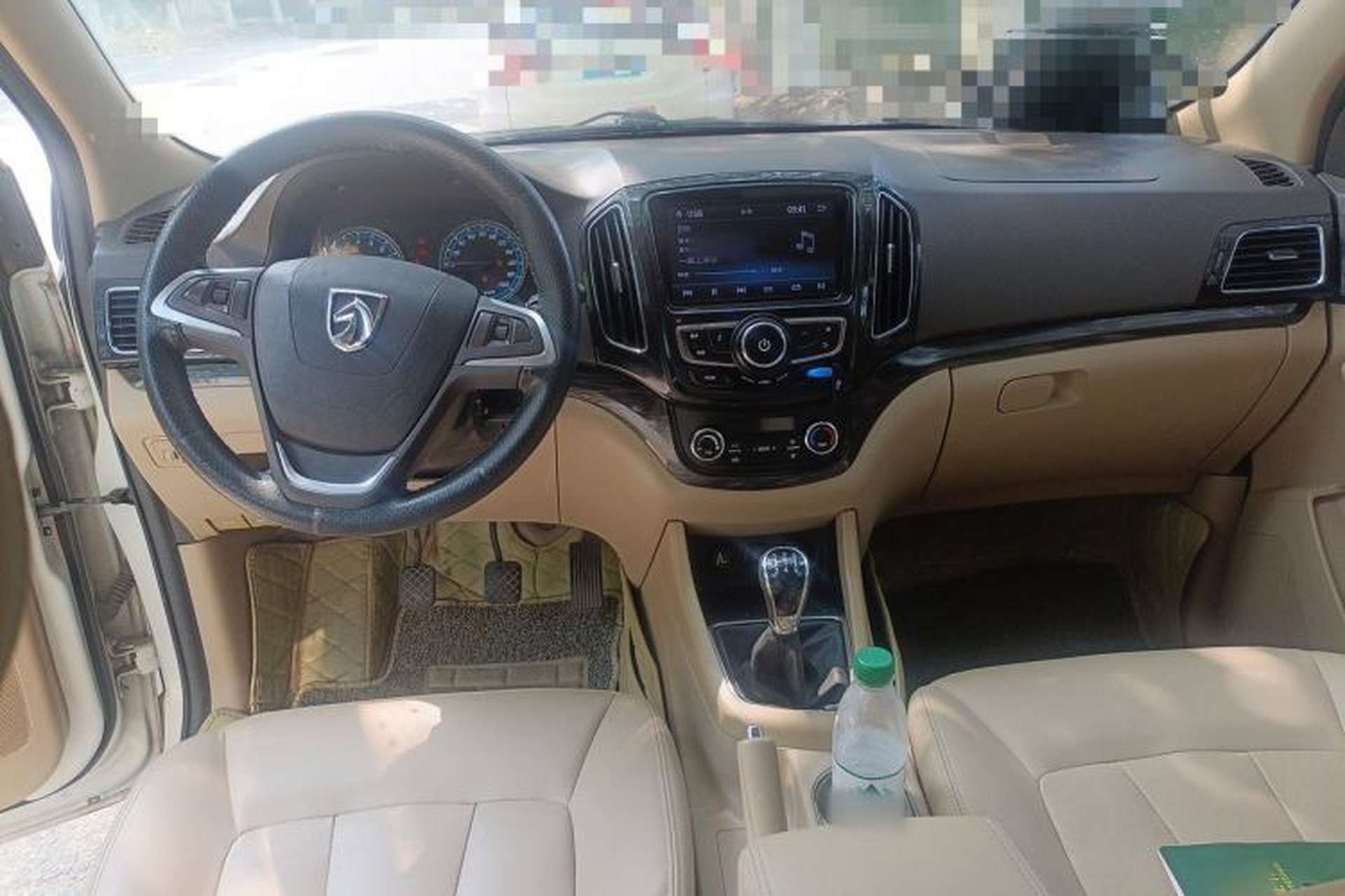 Used Baojun 730 2015 1.8L Manual Luxury Navigation ESP Version 7-seater Center Console