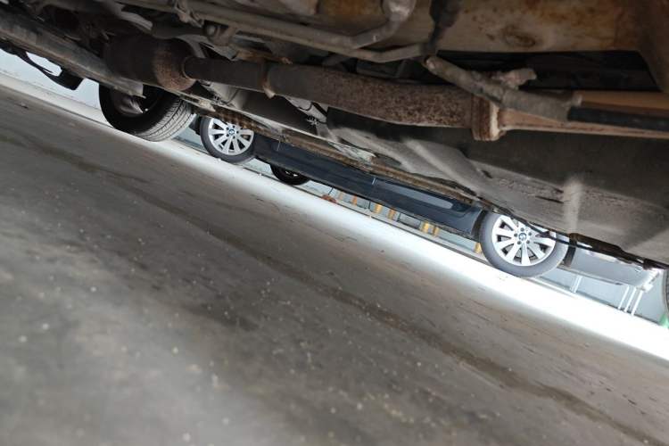 Used Baojun 730 2015 1.8L Manual Comfort ESP Version 7-seater Chassis Front Right