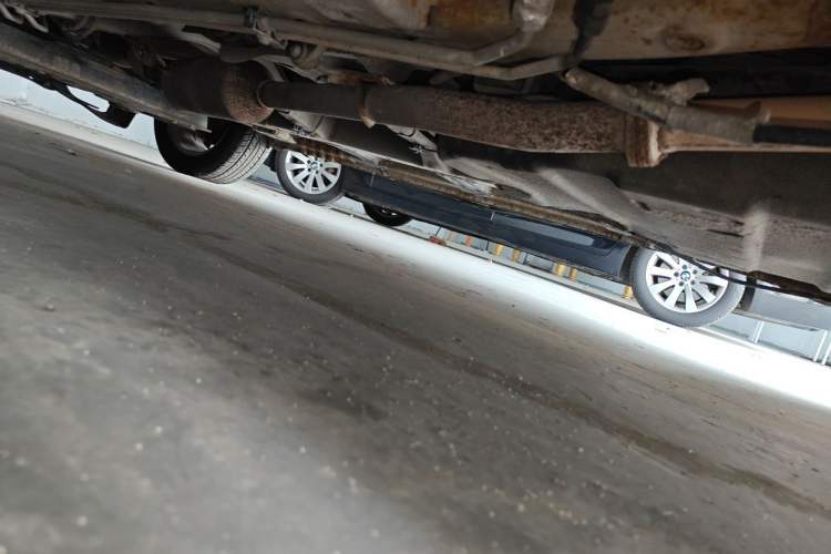 Used Baojun 730 2015 1.8L Manual Comfort ESP Version 7-seater Chassis Rear Right