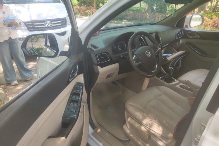 Used Baojun 730 2015 1.8L Manual Comfort ESP Version 7-seater Driver Seat