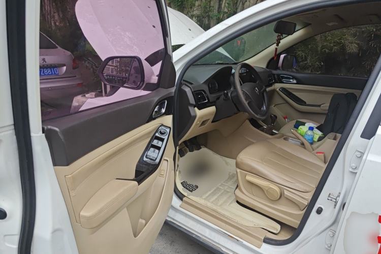 Used Baojun 730 2015 1.8L Manual Comfort ESP Version 7-seater Driver Seat
