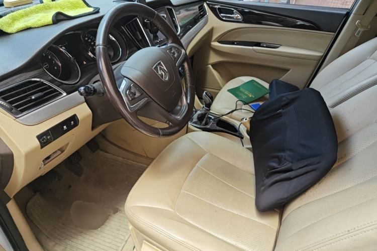 Used Baojun 730 2015 1.8L Manual Luxury Navigation ESP Version 7-seater Driver Seat
