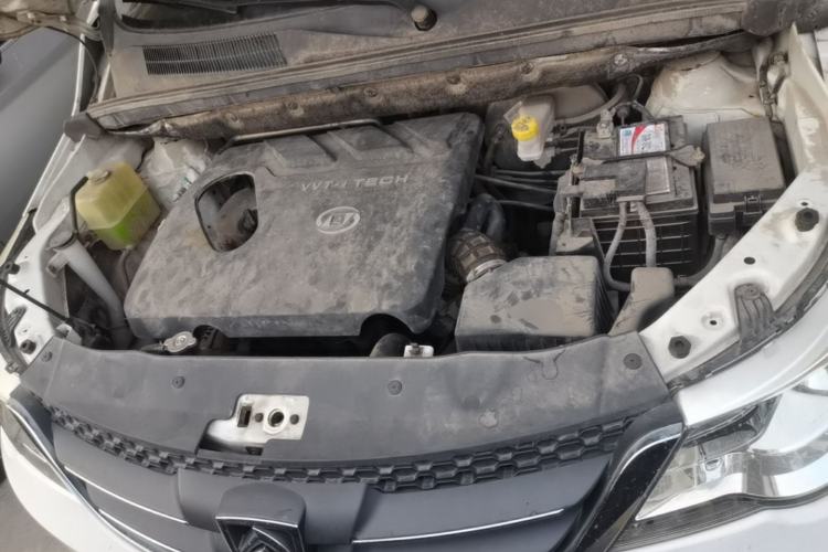 Used Baojun 730 2015 1.8L Manual Luxury Navigation ESP Version 7-seater Engine Bay