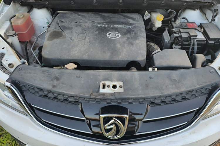 Used Baojun 730 2015 1.8L Manual Luxury Navigation ESP Version 7-seater Engine Bay