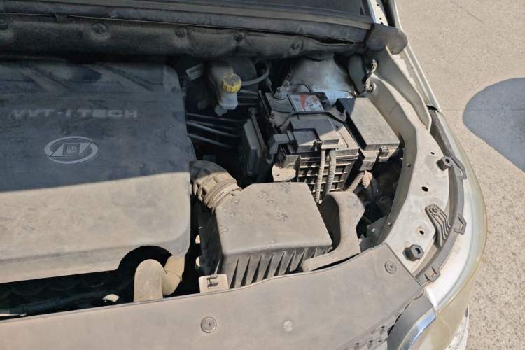 Used Baojun 730 2015 1.8L Manual Comfort ESP Version 7-seater Engine Bay Left